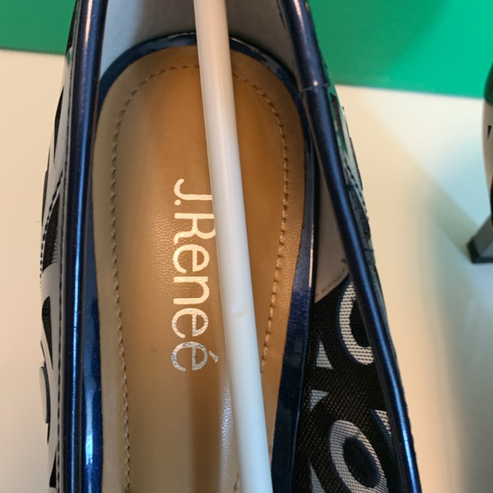 J Renee Navy Jameena Pointed Toe Pumps size 9 1/2 W - Picture 7 of 8